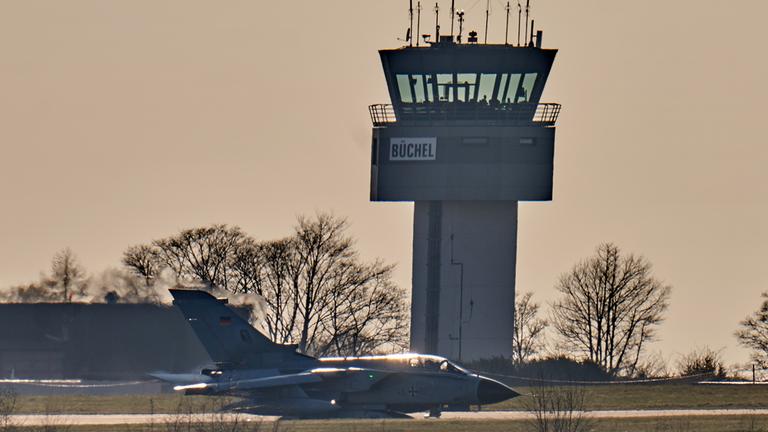 NATO-Flugplatz soll zwei Milliarden Euro kosten