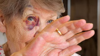 Gewalt und Übergriffe in der Pflege nehmen zu