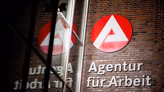 Bundesagentur ineffizient: Sollten lieber private Anbieter Jobs vermitteln?
