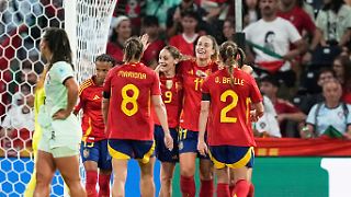 Spaniens Fußballerinnen nehmen Portugal auseinander