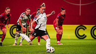 Wehe, wenn die DFB-Kapitänin zum Elfmeter antritt