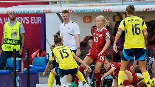 Schweden legt in deutscher Gruppe gegen Dänemark vor