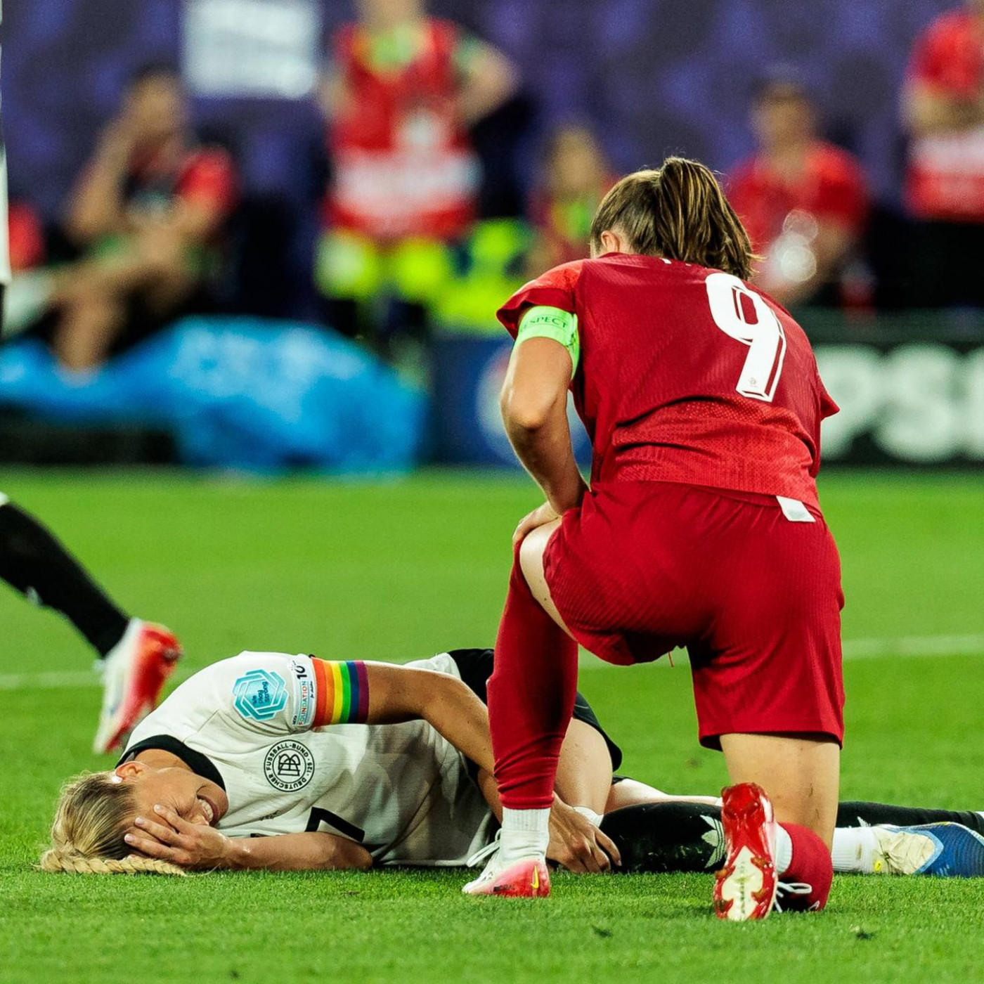 "Brutaler Schock" – DFB-Frauen bangen um Kapitänin Gwinn