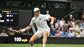 Gnadenloser Jannik Sinner fliegt weiter durch Wimbledon