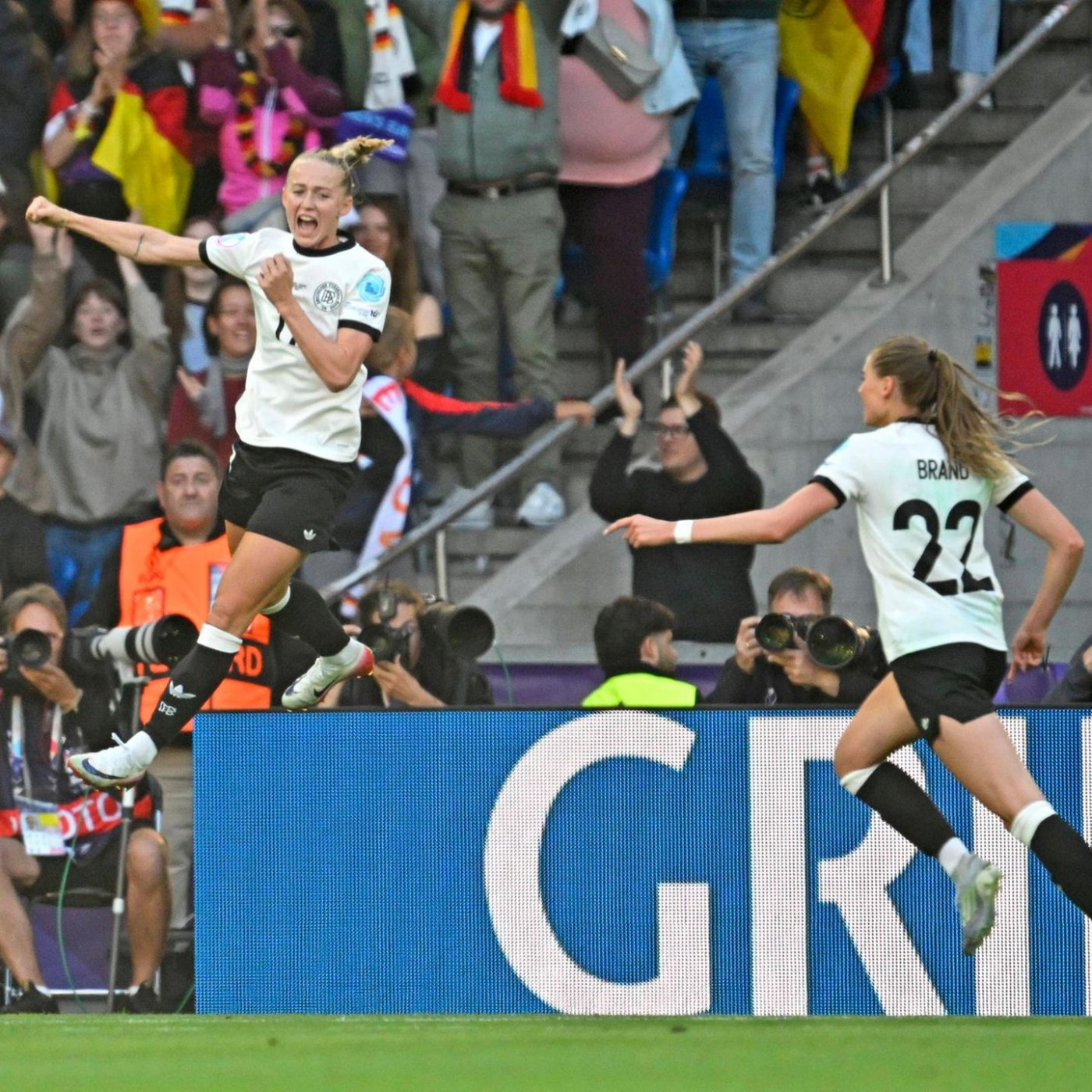 Dreimal VAR: DFB-Frauen mit "Mentalitätssieg" gegen Dänemark