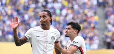 Stürmer schießt Chelsea mit Doppelpack ins Finale und entschuldigt sich