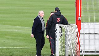 Besorgter Uli Hoeneß eilt in der Krise zum FCB-Training