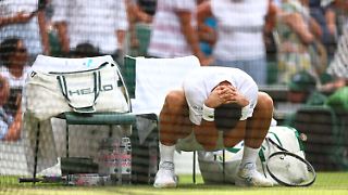 Böser Sturz kann Djokovic in Wimbledon nicht stoppen