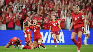 Schweizerinnen zittern sich ins EM-Viertelfinale