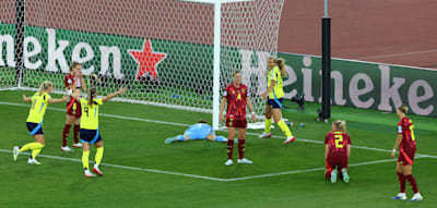 Pause – DFB-Frauen taumeln zu zehnt in die Kabine