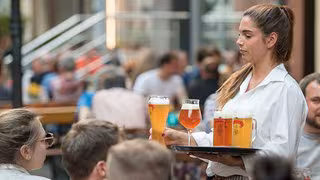 Ostdeutsche und Frauen profitieren am meisten von Mindestlohnerhöhung