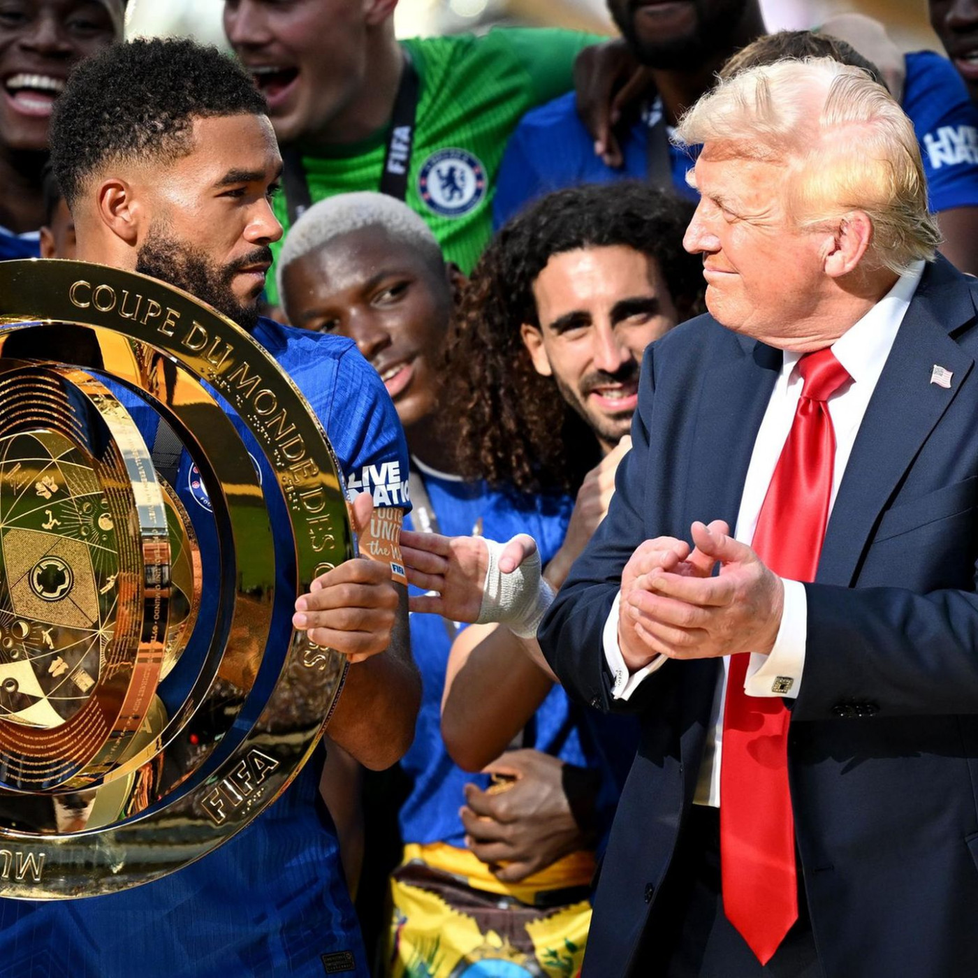 Trump sorgt auf Klub-WM-Siegerpodest für Irritationen