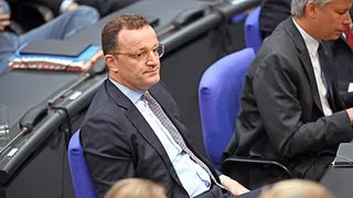 Spahn räumt Fehler ein – Merz spielt Streit herunter