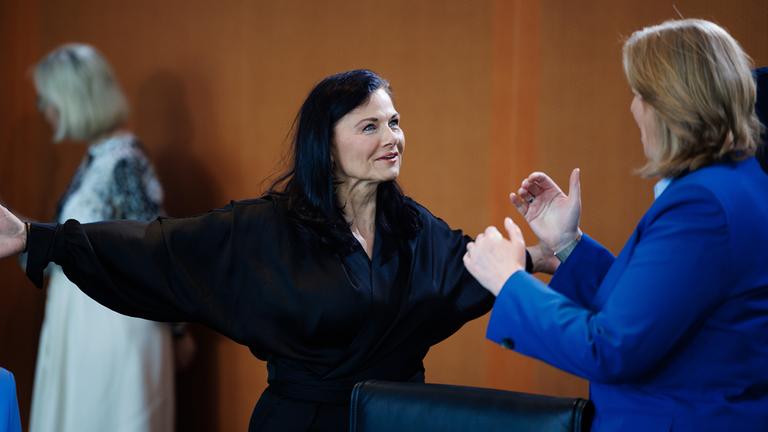 Wie viele Beauftragte braucht die Bundesregierung?