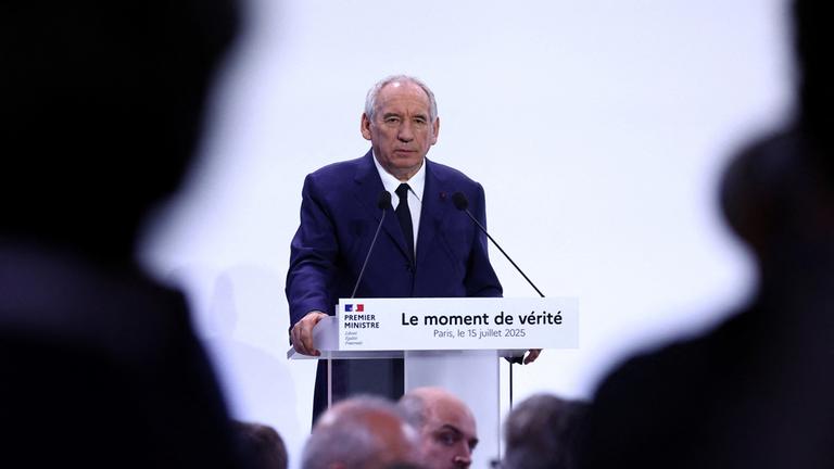 Bayrou will massiv sparen - und Feiertage streichen