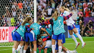 Verzweifelte Löwinnen beißen plötzlich Schwedens EM-Traum weg