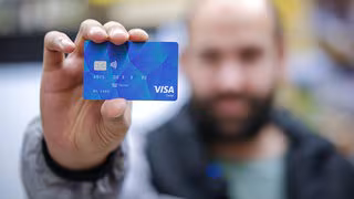 Bezahlkarte für Flüchtlinge noch nicht deutschlandweit im Einsatz