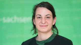 Angriffe auf Büros der Grünen-Politikerin Melcher kommen von rechts und links