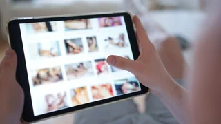 Dänemark will Deepfakes bekämpfen – was macht die Schweiz?