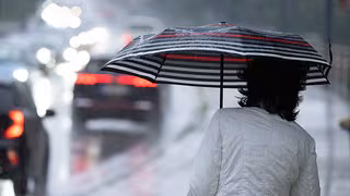 Nach teils heftigen Niederschlägen: Unwetter abgezogen – Sperrung auf A17 nach Unfall