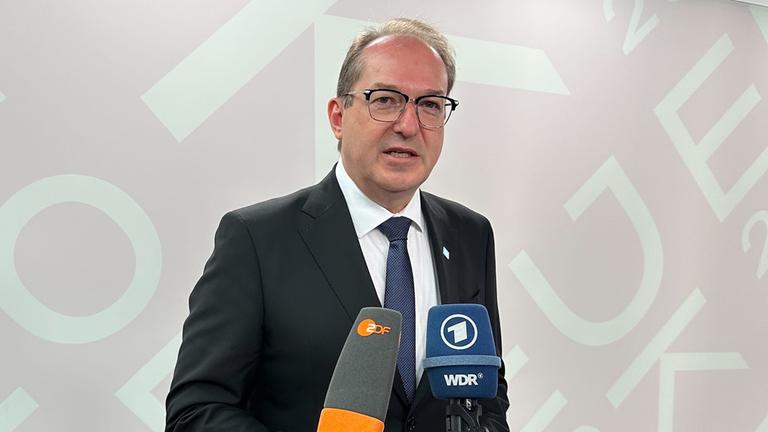 Dobrindt fordert Abschiebungen in Drittstaaten