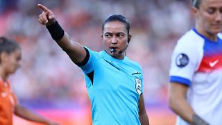 Wieso eine Brasilianerin das deutsche EM-Halbfinale pfeift