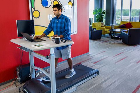 Workout am Schreibtisch: 2-in-1 Laufband für 99 statt 170 Euro