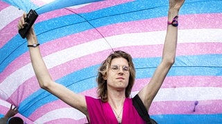 Neue Meldedaten zu Geschlecht und Vornamen: Trans Menschen fürchten unnötige "Outings"