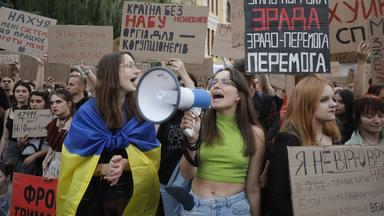 Warum Selenskyjs Gesetz für Proteste sorgt