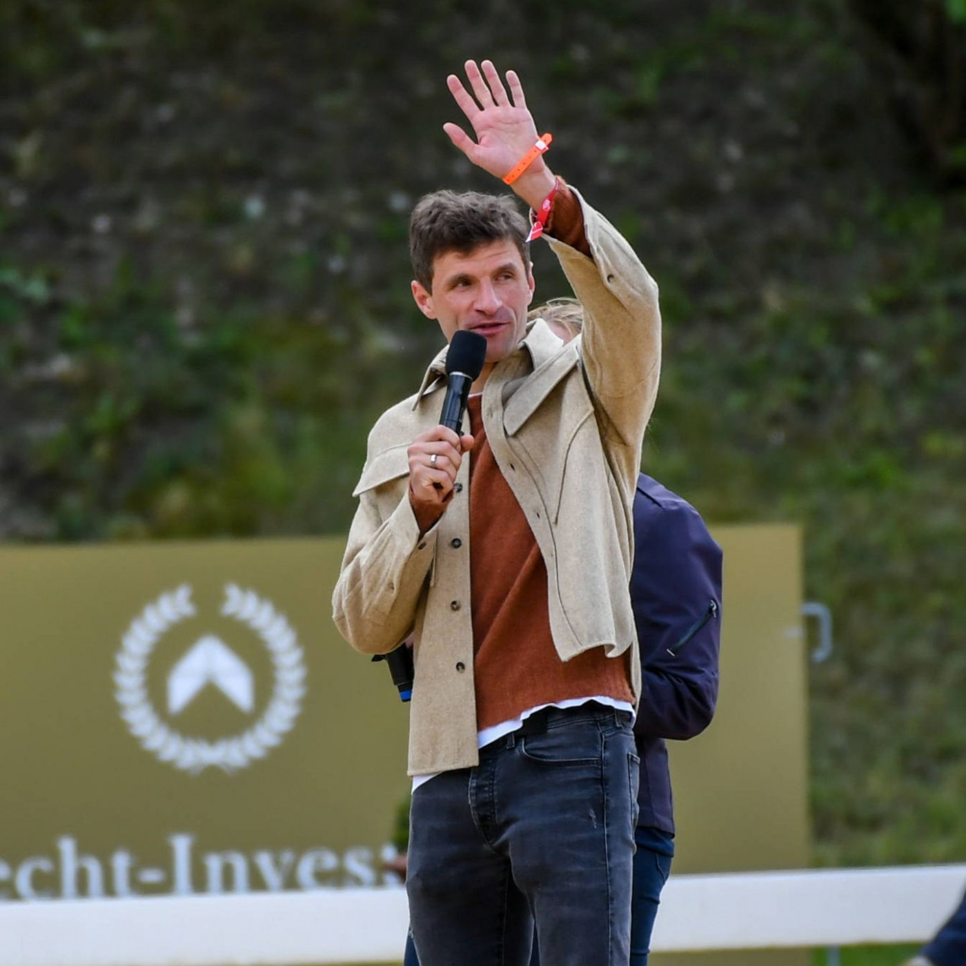 Mit Cowboyhut und zu Pferd: Thomas Müller deutet Wechsel in die USA an