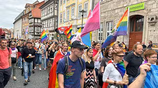 CSD in Mühlhausen und Chemnitz gefeiert – Hunderttausende Teilnehmer in Berlin
