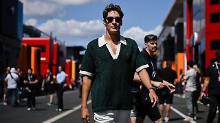 Alle Mann zum Rapport: Mercedes fliegt heftig aus der Kurve