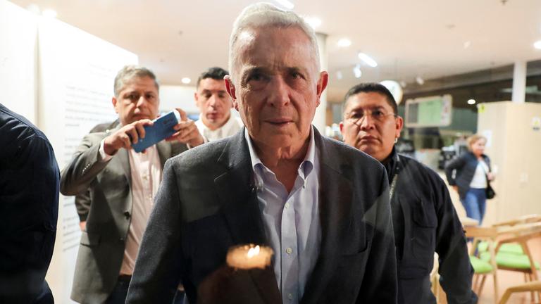 Zwölf Jahre Hausarrest für Ex-Präsident Uribe