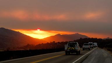 Hunderte fliehen vor Waldbrand in Kalifornien