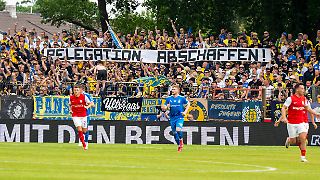 Meister darf nicht aufsteigen? Schalke unterstützt die Rebellion