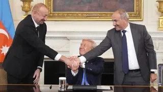 Aserbaidschan und Armenien unterschreiben Friedensvertrag