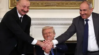 Armenien und Aserbaidschan: Ein Handschlag Richtung Frieden