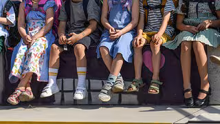 Kinder mit Problemen in der Grundschule: "Eltern sind häufig am Smartphone beschäftigt"