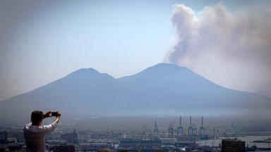 Berühmte Weinberge am Vesuv verbrannt