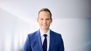 Streeck: "Medienkompetenz der Kinder ist wichtiger als ein Handyverbot"