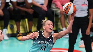 Deutscher Basketball-Star versteht Sexspielzeug-Würfe nicht