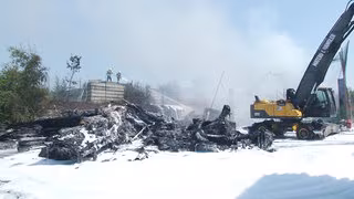 Brennender Müll: Feuerwehr beendet Großeinsatz in Eisleben