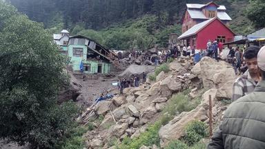 Mindestens 37 Tote bei Sturzfluten in Kaschmir