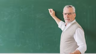 Lehrerverband verteidigt Verbeamtung von Lehrern