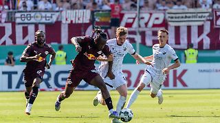 Schwaches RB dreht doppelten Rückstand, St. Pauli zittert noch