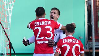 Erst fließen Tränen, dann wird der Ersatz-Torwart für Cottbus zum Pokalhelden