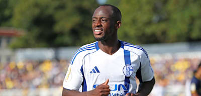 Nach dem Rassismus-Skandal bei Schalkes Pokalspiel schaltet sich der Fifa-Präsident ein