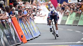 Frontal gegen Stromkasten geknallt: Unfall-Schock für Lipowitz