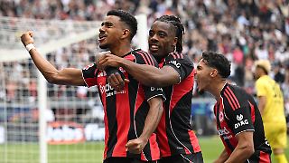 Bayer 04 legt bösen Fehlstart hin, Eintracht wird torreich erster Bayern-Verfolger