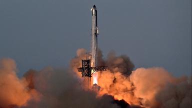 "Starship"-Rakete absolviert zehnten Testflug